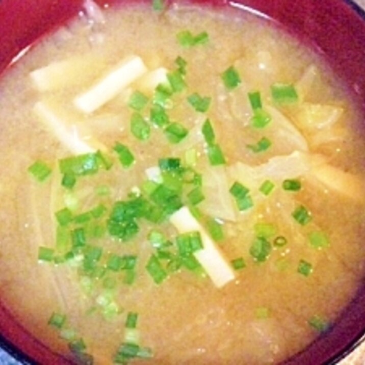 玉葱と白菜と高野豆腐のお味噌汁